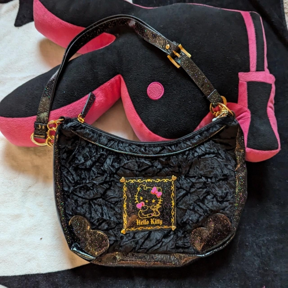 Hello kitty Devil purse 😈